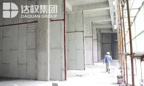 保溫輕質(zhì)隔墻板變形、開裂常見原因有哪些？